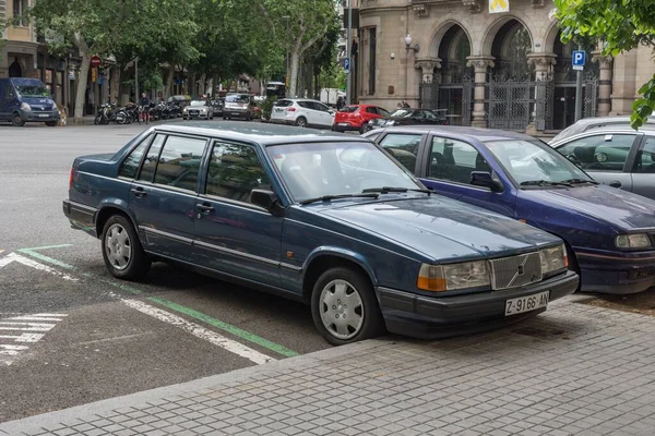 Coche Grande Clásico Estacionado Calle Volvo 940 — Foto de Stock