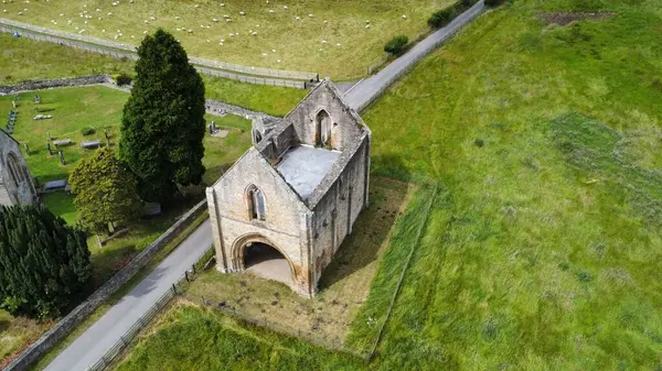 Aerial View Ruins Old Church Rural Area Surrounded Green Meadows — Stock Photo, Image