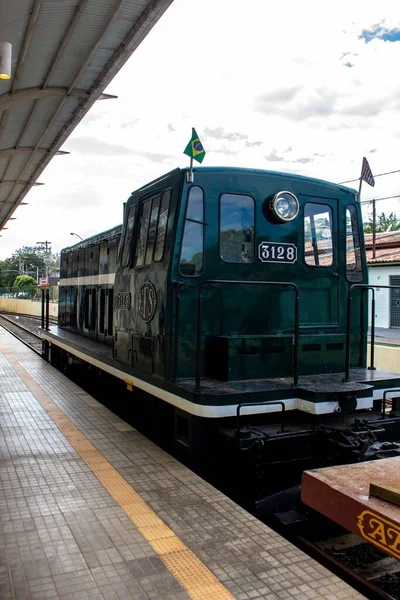 ブラジルのサンパウロ州サルト 2022年3月 サルト鉄道駅のファサード トレム共和国と呼ばれます ポルトガル語で共和国列車 — ストック写真