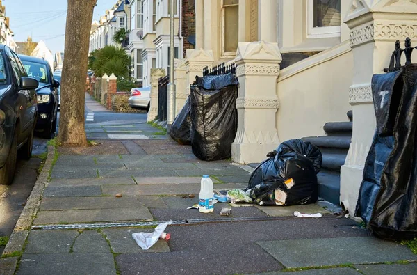 Las Bolsas Plástico Con Basura Calle Ramsgate Reino Unido — Foto de Stock