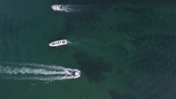 Drone Tiro Rastreo Barco Weymouth Puerto — Vídeo de stock
