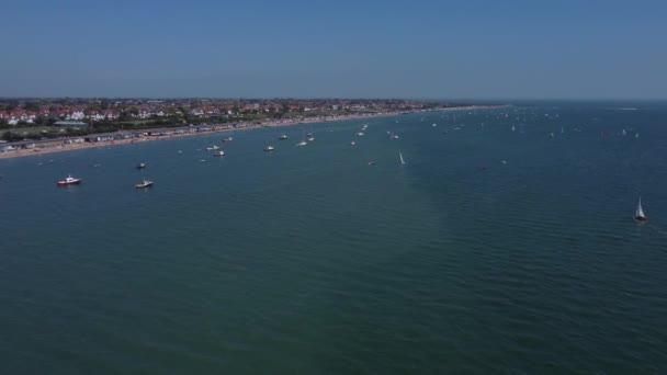 Captura Dron Playa Thorpebay Costa — Vídeos de Stock