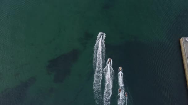 Drone Tiro Rastreo Barco Weymouth Puerto — Vídeo de stock