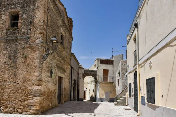 Una Pequeña Calle Entre Las Antiguas Casas Irsina Pueblo Provincia —  Fotos de Stock