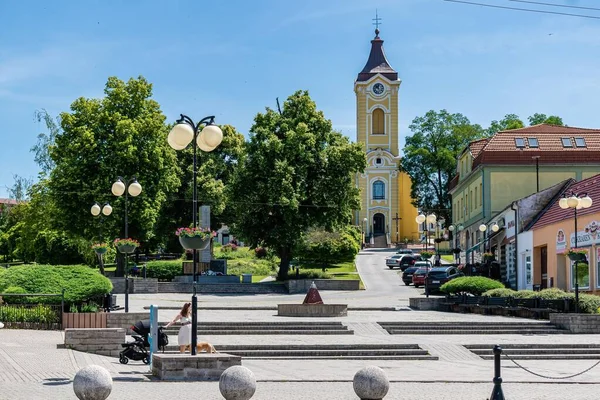Holic Słowacja Czerwca 2022 Plac Pokoju Kościół Serca Bożego Wakacje — Zdjęcie stockowe