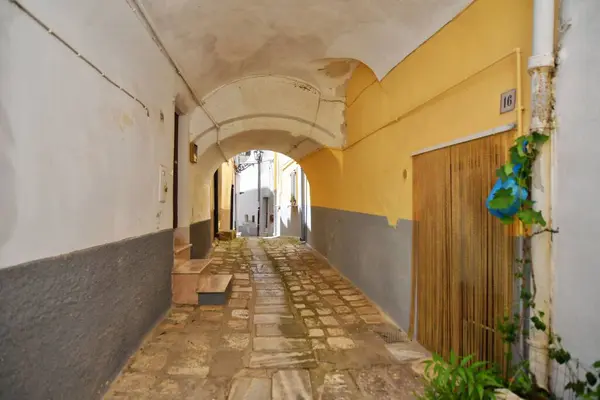 Een Kleine Straat Tussen Oude Huizen Van Irsina Een Dorp — Stockfoto