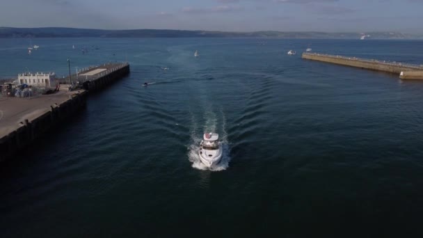 Weymouth Limanı Ndaki Teknenin Drone Görüntüleri — Stok video