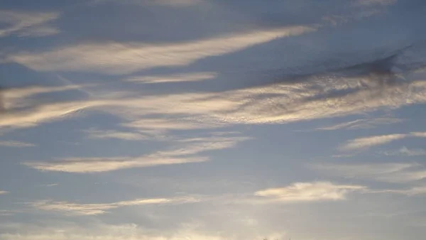 Cielo Azul Nublado Atardecer —  Fotos de Stock