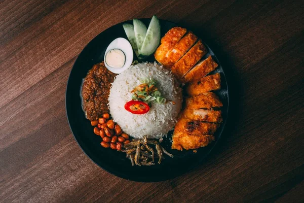 Överblick Över Malaysiska Nasi Lemak — Stockfoto