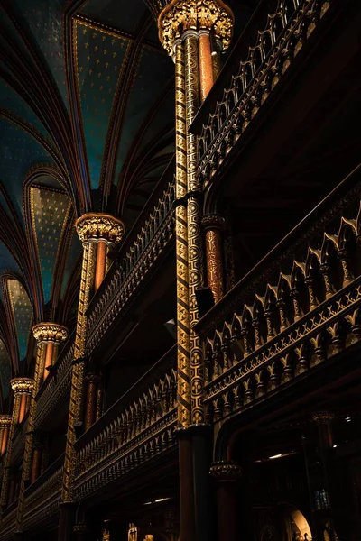 Starożytne Wnętrze Bazyliki Notre Dame Montrealu — Zdjęcie stockowe
