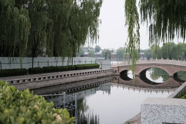 Вид Мост Через Реку Пекине Китай Облачный День — стоковое фото