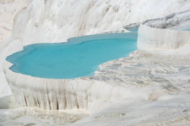 Doğal teraslı teraslı termal havuzlar, Pamukkale, Anadolu, Türkiye