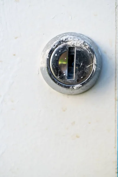 Vertical Shot Old Metal Door Lock Covered White Paint — Stock Photo, Image