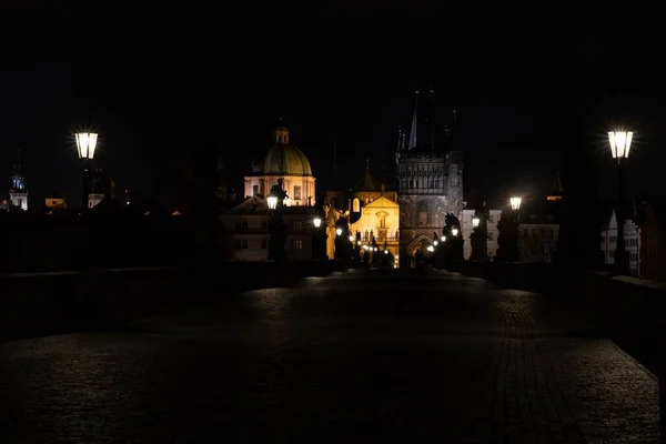 Karlsbro Natten Centrala Prag Floden Vltava — Stockfoto