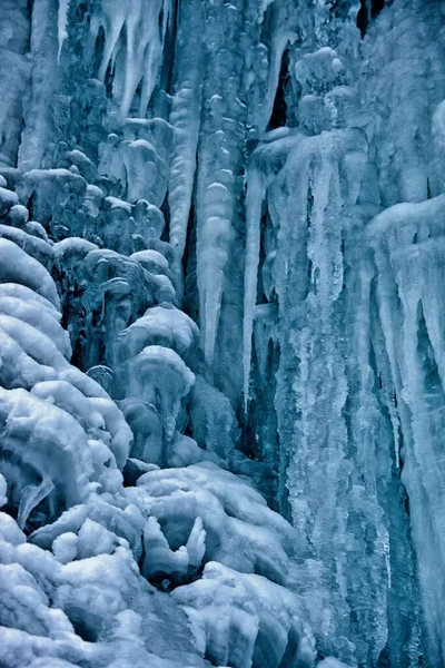 Vertical Shot Blue White Textured Icicle Backgrounds — Stock Photo, Image