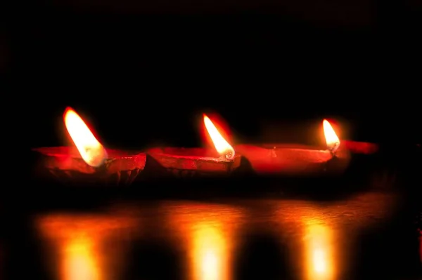 Lámpara Diya Lámpara Aceite Con Fuego Velas Color Con Grano — Foto de Stock