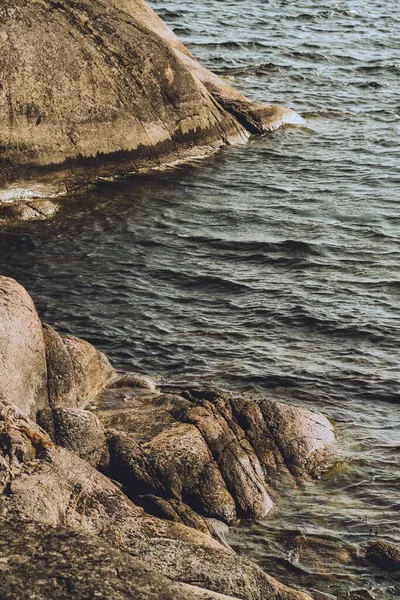 Vertikální Snímek Pláže Skandinávii — Stock fotografie