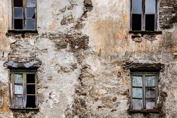 Eine Nahaufnahme Der Fenster Eines Alten Gebäudes Sestri Dante Ligurien — Stockfoto