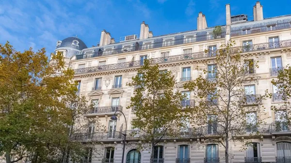 Париж Гарний Будинок Монмартрі Типові Паризькі Фасад Вулиці Лепік — стокове фото