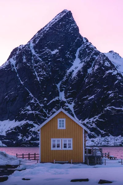 Stuga Lofoten Nära Berget — Stockfoto
