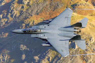 F15E ve F15C Azrail 'lerin Thirlmere üzerinde Lake District' de eğitim almaları.