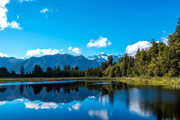 Une Vue Panoramique Des Eaux Calmes Lac Matheson South Island — Photo