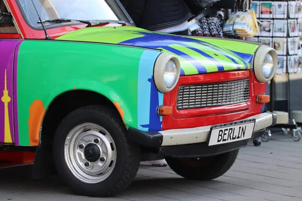 Gros Plan Vieux Modèle Voiture Couleur Berlin Écrit Sur Plaque — Photo