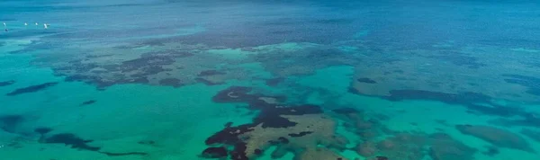 スペイン コスタ ブランカの地中海の明るいターコイズブルーの海のパノラマビュー — ストック写真