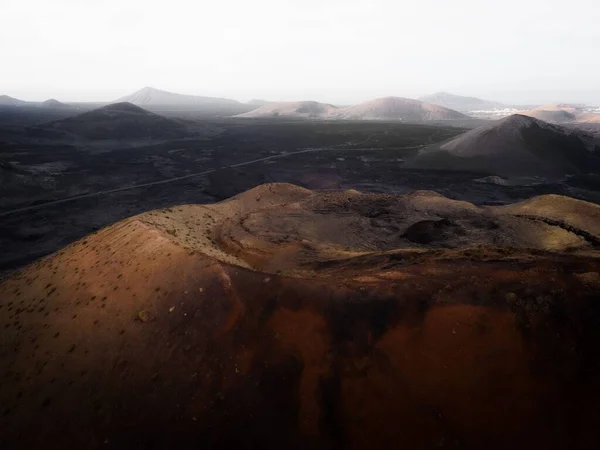 Över Vulkaniska Landskap Med Dimma — Stockfoto