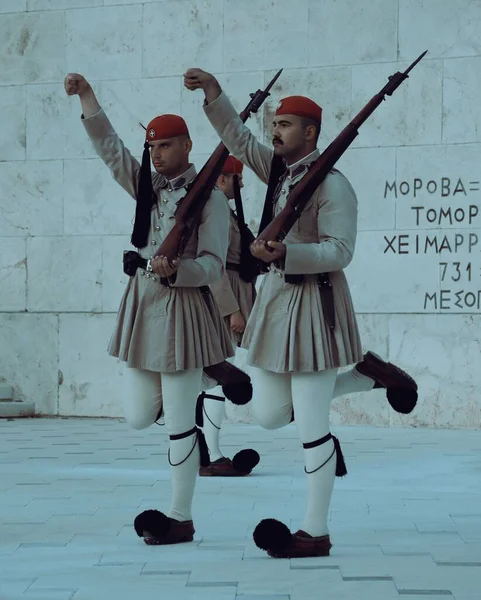 Grekiska Väktarna Aten Poserar Med Pistol — Stockfoto