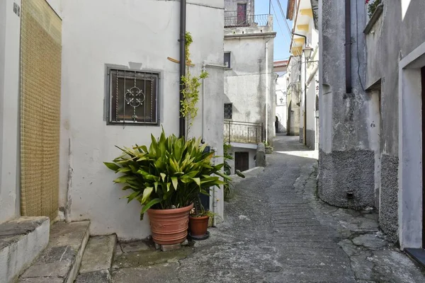 Een Schilderachtig Uitzicht Een Smalle Straat Oude Huizen Aieta Dorp — Stockfoto