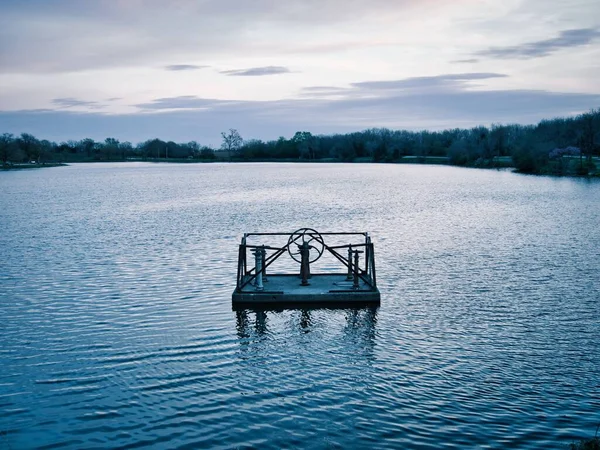 Насос Центрі Озера Седар Олате Канзас Сутінках — стокове фото