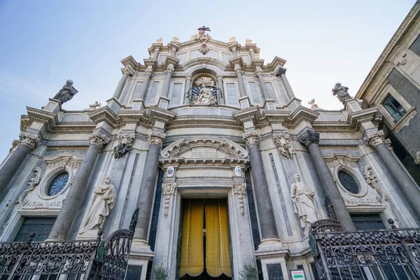 Alacsony Szögű Felvétel Egy Barokk Építészeti Nevezetességről Piazza Duomo Catania — Stock Fotó