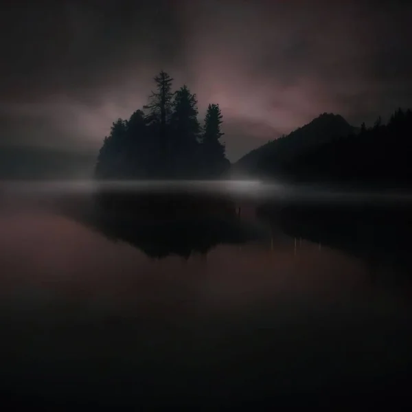 Une Belle Vue Mystère Sur Lac Une Forêt Par Une — Photo