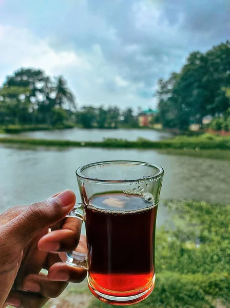 Primer Plano Mano Adulta Sosteniendo Vaso — Foto de Stock