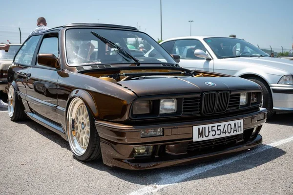 Beautiful Brown Bmw E30 Square Headlights Open Hood Stance Show — Stock Photo, Image
