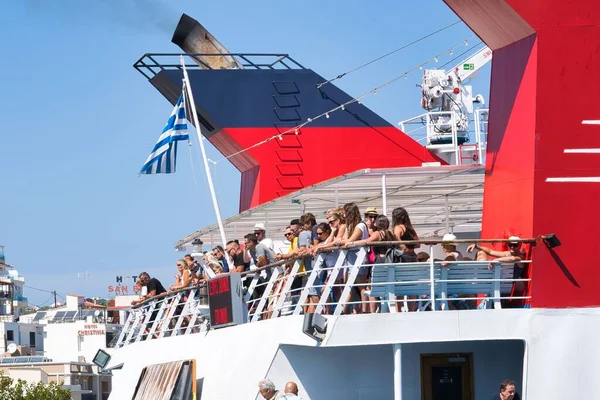 Skiathos Express Ferry Departs Full Passengers Port Skiathos Greek Islands — Stock Photo, Image