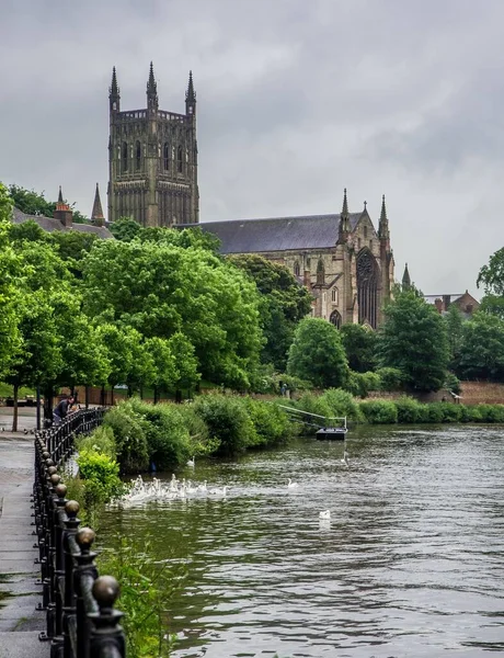 Exterior Worcester Cathedral River Severn Worcestershire England Grey Rainy Day — Stock Photo, Image
