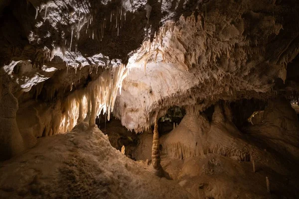 Vue Intérieur Des Grottes Frasassi Système Grottes Karstiques Dans Municipalité — Photo