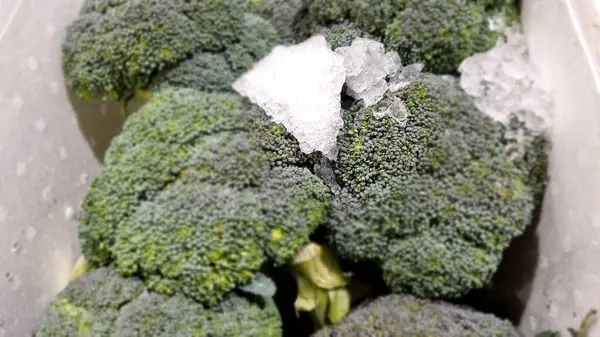 Close Shot Iced Broccolis Freezer — Stock Photo, Image