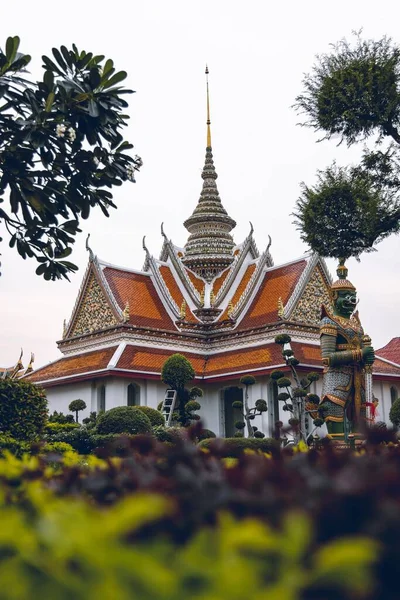 Bangkok Tayland Daki Wat Arun Budist Tapınağının Dikey Bir Görüntüsü — Stok fotoğraf