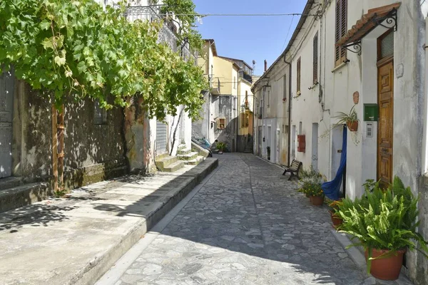 이탈리아 칼라브리아 지역에 아이에 마을의 거리와 집들의 — 스톡 사진