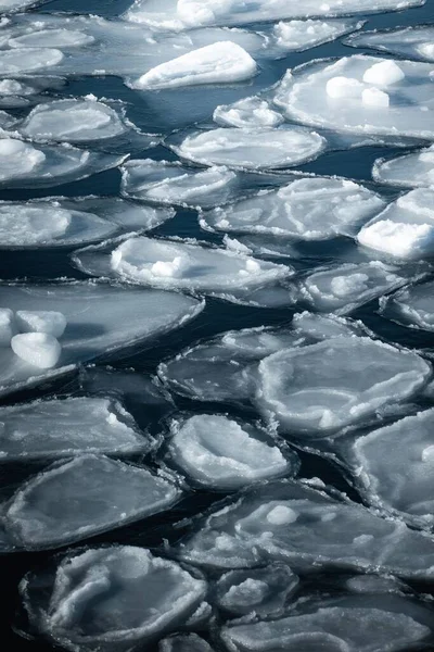 水面に浮かぶ溶融氷河 — ストック写真