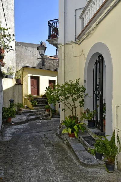 Een Verticale Van Een Smalle Straat Oude Huizen Aieta Dorp — Stockfoto