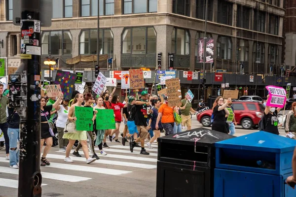 Protesters Holding Signs Body Choice Ban Bombs Bodies Abortion Rights — Stock Photo, Image