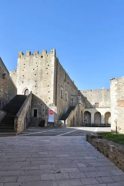 Veduta Del Cortile Interno Castello Medievale Miglionico Centro Storico Provincia — Foto Stock