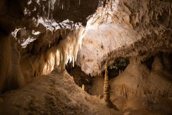 Widok Wewnątrz Jaskiń Frasassi Systemu Jaskiń Krasowych Gminie Genga Włochy — Zdjęcie stockowe