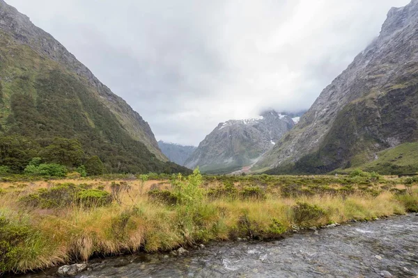 Scenic Shot River Mountains Background New Zealand — Stock Photo, Image