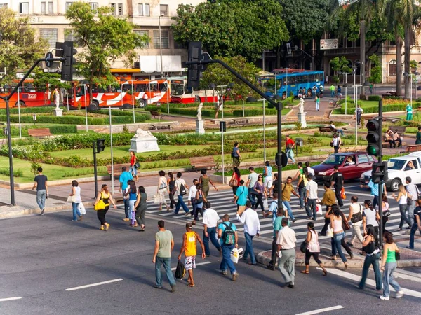 Cruce Peatonal Por Avenida Station Square Región Central Belo Horizonte —  Fotos de Stock