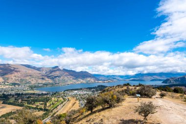 Wanaka, Otago, Güney Adası, Yeni Zelanda 'daki Demir Pist Dağı' ndaki patika.